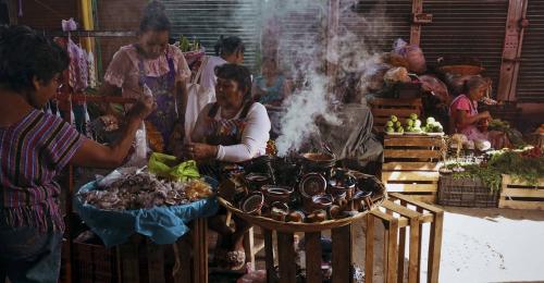 Prodajalka kadila, 1.11.2019, Oaxaca Mehika_Tjaša Franko